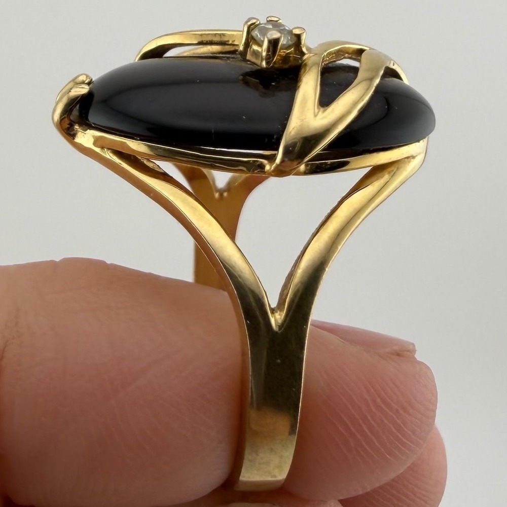 Seta Black Onyx Cabochon Statement Ring Size 9 Gold Tone Leaf Accent CZ Stone